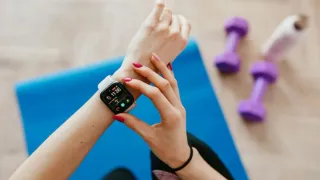 Which Is The Best Smartwatch For Ladies 5 Choices That Ensure Reliability and Functionality